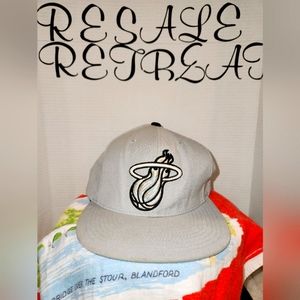 NBA Miami Heat Mitchell & Ness Cap Hat Gray White Reflective SnapBack EUC